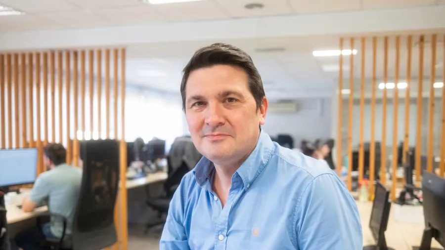 Curro Pavón, CEO y CTO de Data Seekers, en la oficina