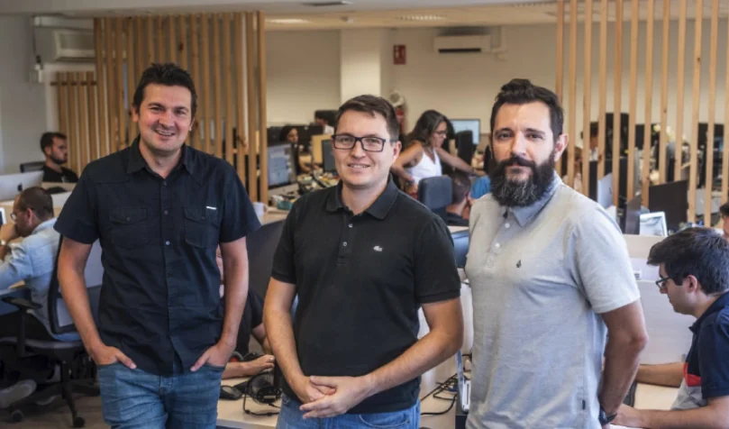 Los fundadores de Data Seekers en la oficina