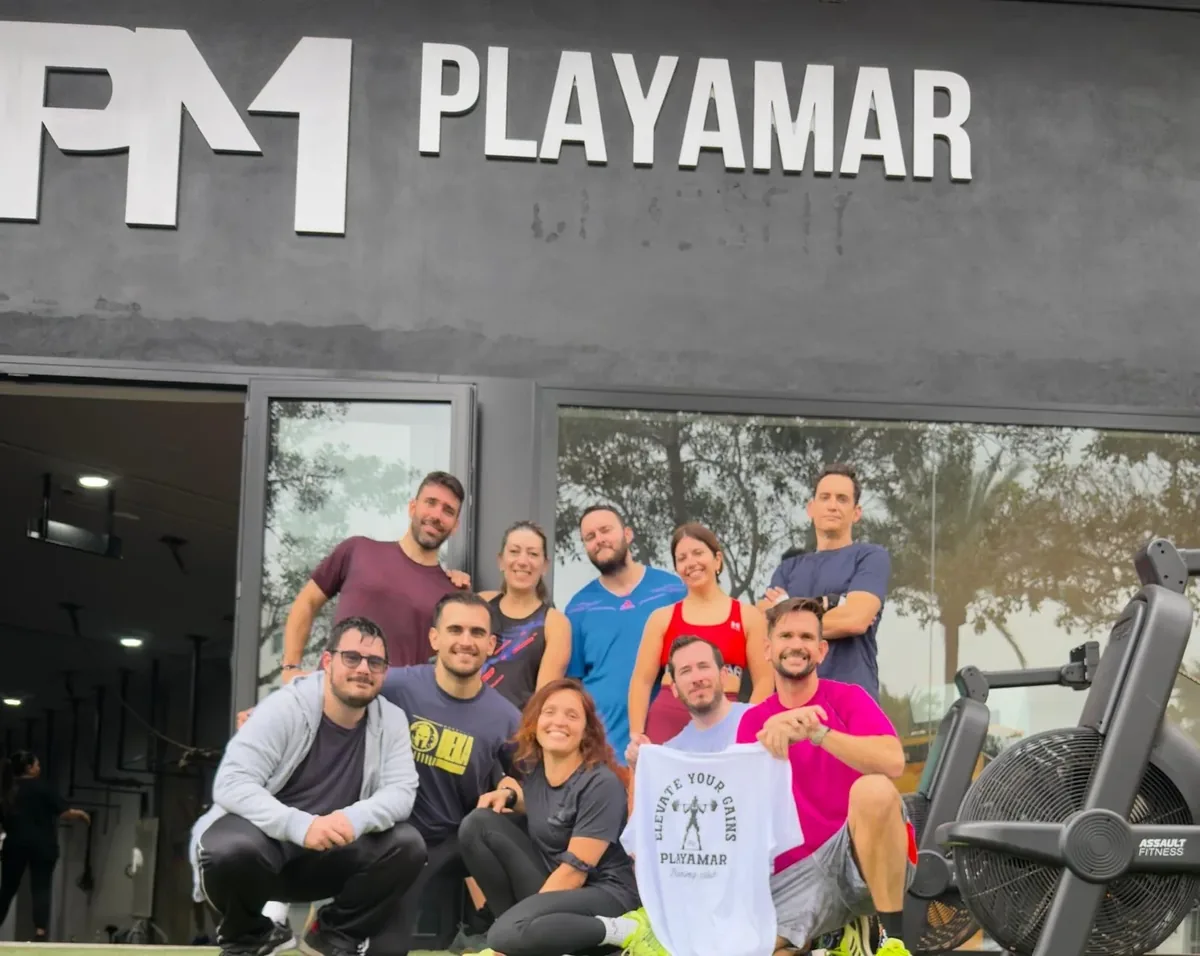 Equipo de Data Seekers en el Playamar Training Club