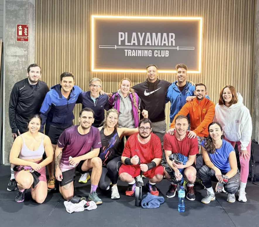 Grupo de Data Seekers en el Playamar Training Club