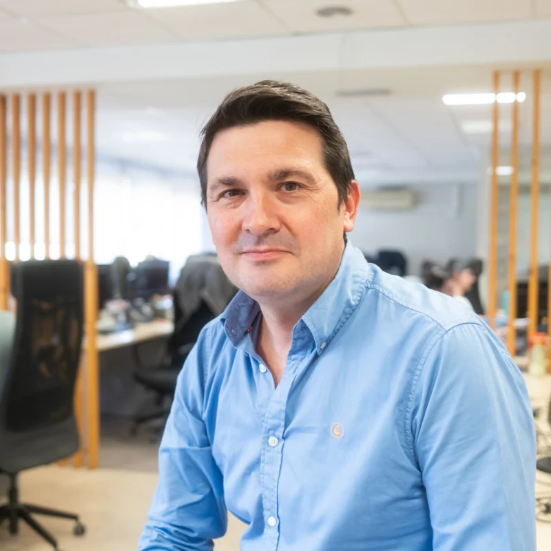 Compañero de Data Seekers en la oficina